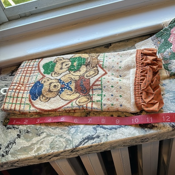 Lot of 4 Unused Vintage Dish Towels. 3 smaller ones & 1 Large Teddy Bear - Picture 11 of 11
